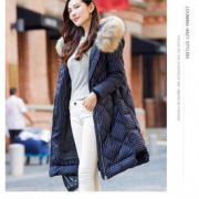 鸭鸭 女款 时尚条纹 貉毛大领 90白鸭绒羽绒服
