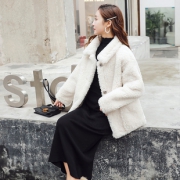 东大门秋冬女羊羔绒皮毛一体短款外套 券后￥148