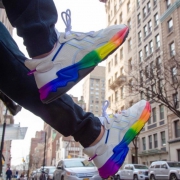12日0点、双12预告：    adidas Originals OZWEEGO PRIDE EG1076 男女经典运动鞋 629元包邮（用券）
