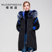 断码低价 暖频道 貉子毛领长款羽绒服