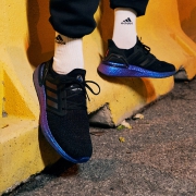 adidas 阿迪达斯 ULTRABOOST 20 EG0692 男女跑步鞋 1399元