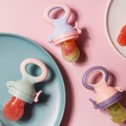Lukbaby 运宝 果蔬咬咬乐辅食器 三色可选 5.9元包邮（需用券）
