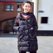 YAYA 鸭鸭 B-57658 女士中长款印花羽绒外套 229.5元包邮（需用券）
