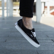 12日0点、双12预告：VANS 范斯 VN-0EE3BLK 情侣帆布鞋 288.8元（需用券）