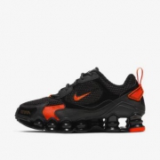 NIKE SHOX TL NOVA SP 女子运动鞋