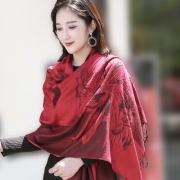 女士披肩两用保暖围巾 9.9元包邮（需用券）