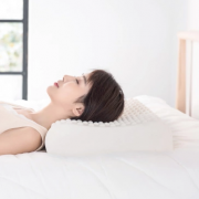 小米 8H Z3 天然乳胶舒压按摩枕 169元包邮