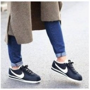 NIKE 耐克 Classic Cortez 15 749864-011 女士休闲跑鞋