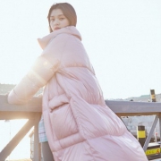 清仓特卖：太平鸟中长款过膝凉面羽绒服女