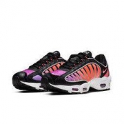 耐克 NIKE AIR MAX TAILWIND IV 男子运动鞋