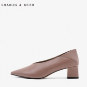 CHARLES＆KEITH CK1-60390314 女士纯色v口中跟奶奶鞋 179元