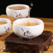 福村梅记 云南勐海普洱熟茶饼 200g