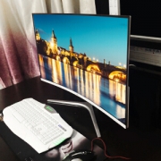 HKC 惠科 C325W 31.5英寸 曲面显示器 (1920*1080、1800R)