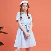 美特斯邦威 WQ0030 女款复古连衣裙