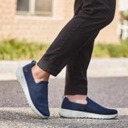 二层牛反毛皮，Skechers/斯凯奇 男士 轻质一脚蹬健步鞋