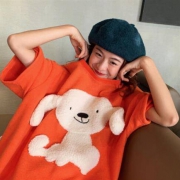 茵言 0018-8092 女士绣花小羊T恤