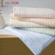 克重510g，天然抗菌自清洁：佳洁丽 加厚款竹纤维大毛巾 139x70cm