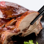 上海特产、肥不腻、瘦不柴：半只400g 丁义兴 酱香鸭 真空包装