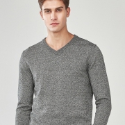 GIORDANO 佐丹奴 30058801 男士V领针织衫 49.9元