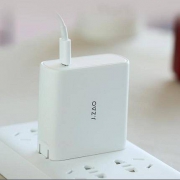 京东京造 TC-025 USB-C旅行快速充电器 65W