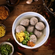 云依禾农庄 潮汕手打牛肉丸250g*2袋+牛筋丸250g*2袋 58元包邮（需用券）