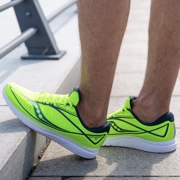 17日0点：Saucony 索康尼 KINVARA 10 男款跑鞋 459元