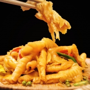 初食农耕 麻辣柠檬无骨鸡爪 250g 35.9元包邮（需用券）