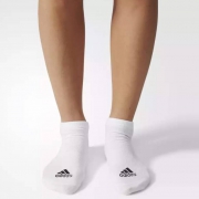 2号0点：阿迪达斯 adidas 训练 男女 低跟袜子 白