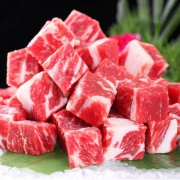 新西兰进口、雪花牛肉非牛腩、可直接炒熟： 4斤 艾克拜尔 雪花牛肉块