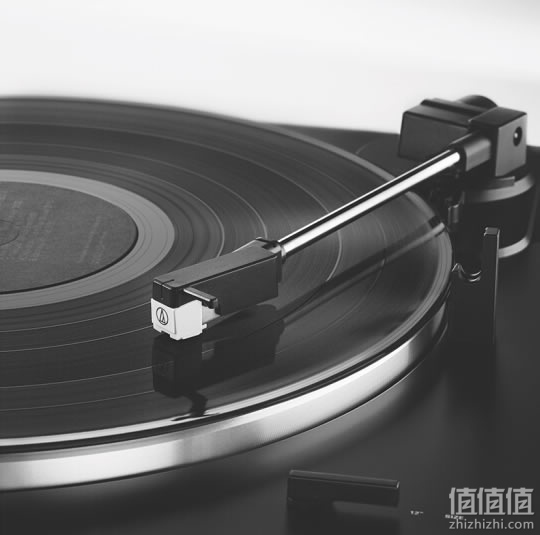 铁三角AT-LP60X黑胶唱片机