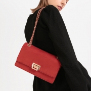 61预售：CHARLES＆KEITH CK2-20840180-5 链条单肩包 249元（需定金40元，前200件）