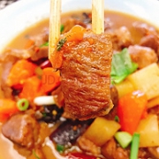 半斤14元/顿、常温加热即食！250gx5袋 恒都红烧牛腩