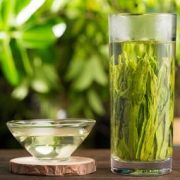 YU KUI 御魁 雨前春茶 100g 罐装