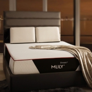 18日0点：MLILY 梦百合 曼联酒店款 记忆棉独立弹簧床垫 1.5*1.9m 3099元包邮（前1小时）送曼联记忆枕*2