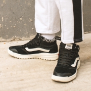 13日0点：VANS 范斯 休闲系列 UltraRange 中性款运动鞋 219元包邮（0-1点）