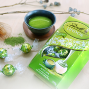 小编长期回购品牌：Lindt 瑞士莲 抹茶软心巧克力 200gx2件