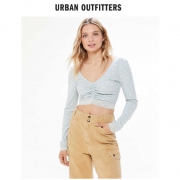 1日0点、61预告：Urban outfitters  52686466  女士蕾丝V领打底衫 77元包邮