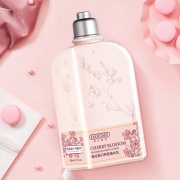 拍三件 拍三件！现货樱花高光身体乳 券后￥29.9