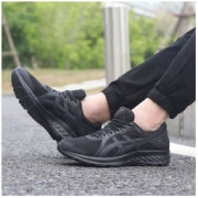 18日0点、限尺码： ASICS 1011a206-003 JOLT 2系列 男女款黑武士运动鞋