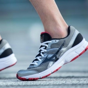 25日0点、61预售：Mizuno 美津浓 SPARK K1GR160302 男子跑鞋 174元