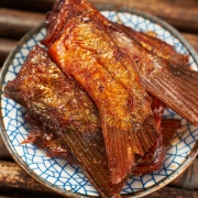 康乐缘 香辣鱼尾 12g*10包 5.9元包邮（需用券）