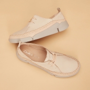 5日0点：Clarks 其乐 Tri Angel 三瓣底运动鞋 *2件 1336元（合668元/件）
