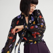Lily 118400C8608 摩登花型印花雪纺衫 128元包邮