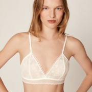 Oysho 30153697959 蕾丝三角文胸 159元
