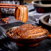 清多多 梅菜扣肉 300克*2盒 36.9元包邮（需用券）