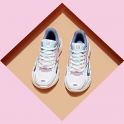 361° 681936786 女款运动鞋 107.4元