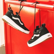 6日0点：VANS 范斯 休闲系列 UltraRange 中性款运动鞋 144元包邮 (前1小时，凑单更优惠）