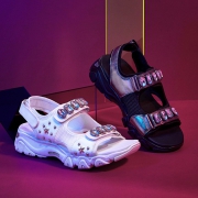 SKECHERS 斯凯奇 32994 女士水晶凉鞋 299元包邮（需用券）