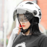 电瓶车头盔