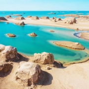 青海旅游8天7晚跟团游（含5晚酒店住宿+早餐+2晚露营基地+门票+司机+机场接送）